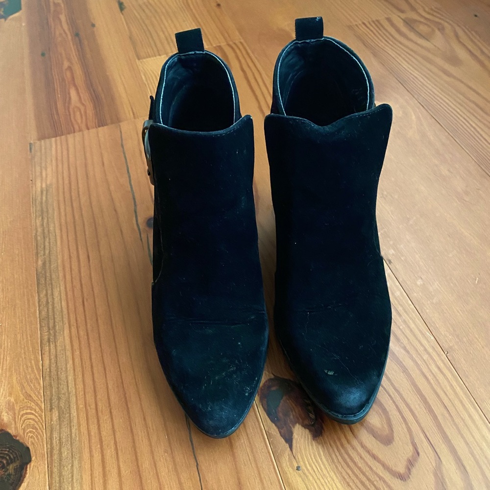 Women’s black booties in size 6.5.